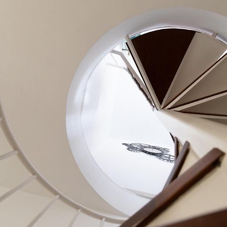 Spiral Stairs Duplex Apartment ฟิกวยเรส ภายนอก รูปภาพ