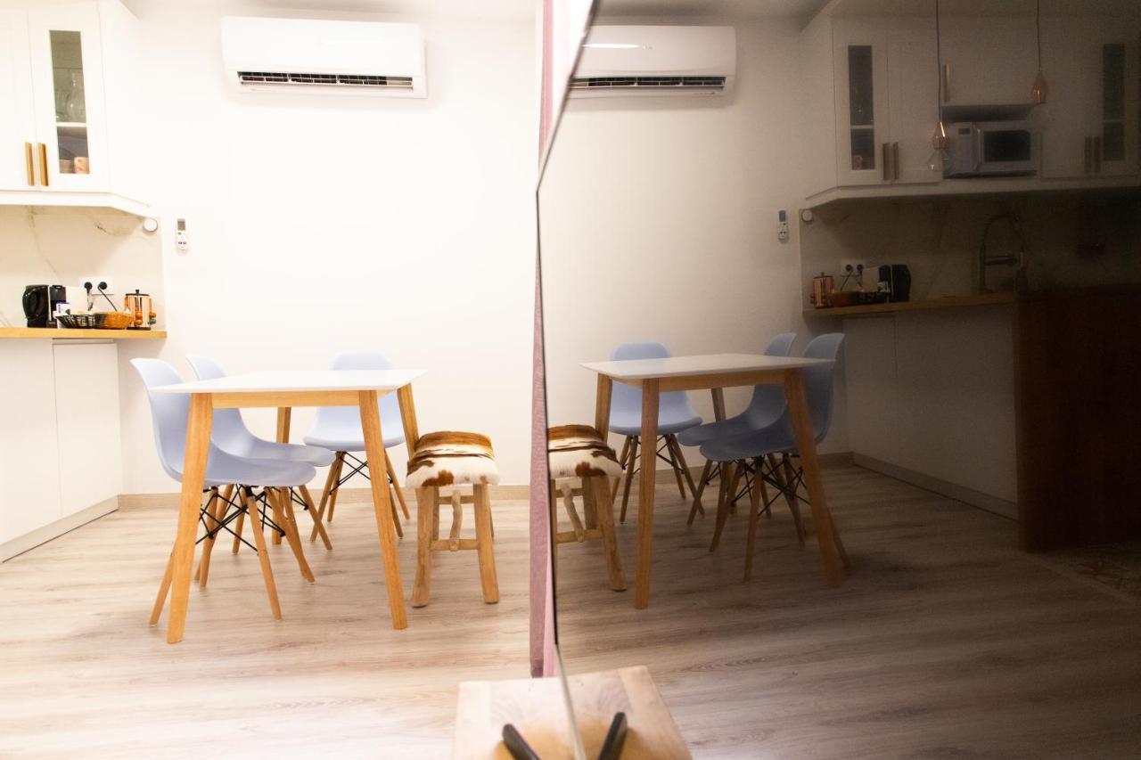 Spiral Stairs Duplex Apartment ฟิกวยเรส ภายนอก รูปภาพ