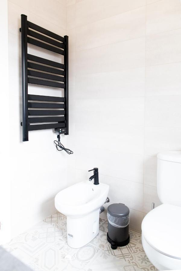 Spiral Stairs Duplex Apartment ฟิกวยเรส ภายนอก รูปภาพ